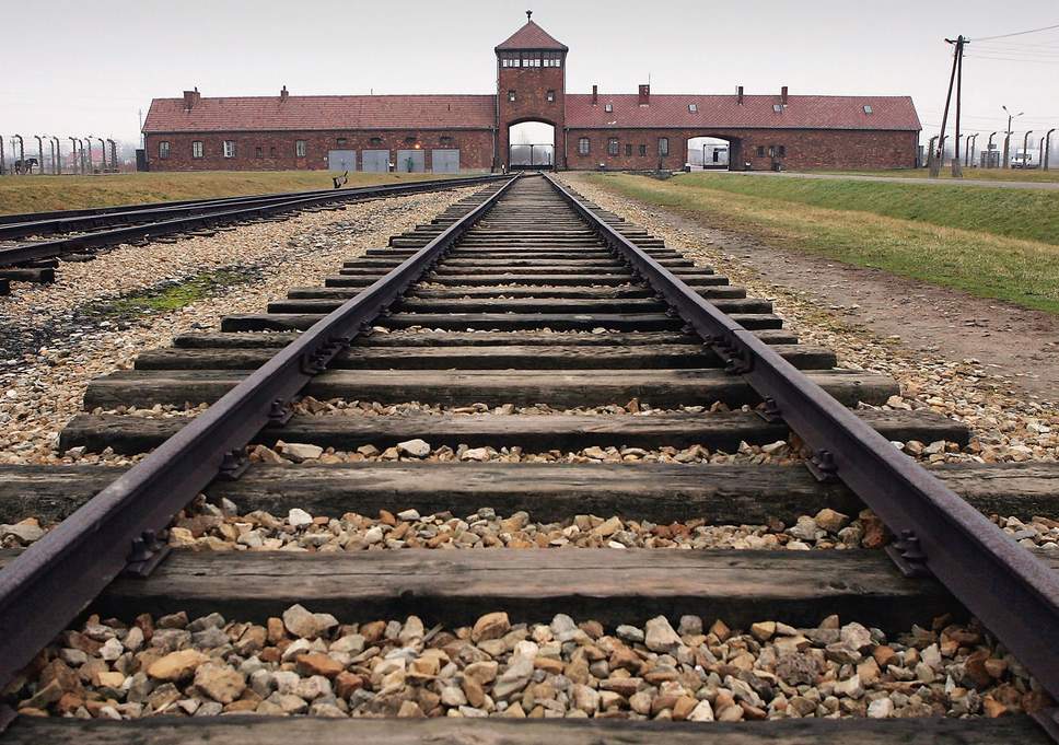 Polonia de El niño con el pijama de rayas - Imagen 5